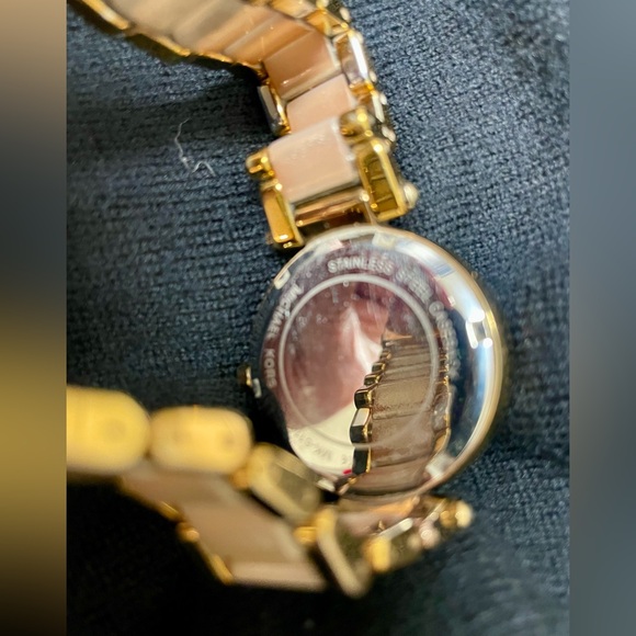 Michael Kors Rose Gold Ladies Watch - Picture 5 of 5